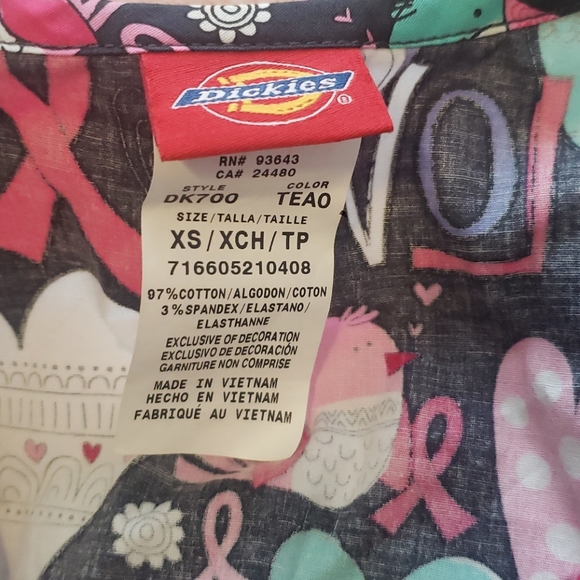 Dickies' Print Scrub Top - Picture 2 of 3